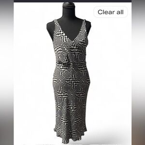 Lapis Black and White Midi Dress